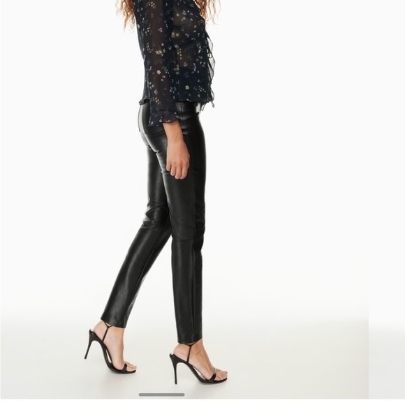 Aritzia Wilfred The Melina™ Slim Pant Vegan Leather - Picture 3 of 12